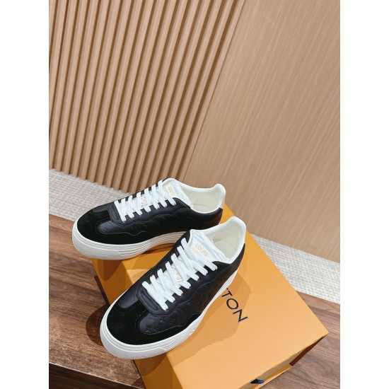 LV SNEAKERS