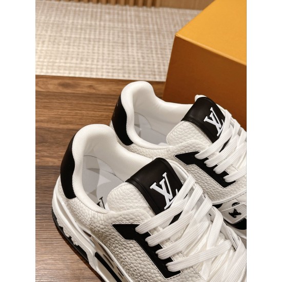 LV SNEAKERS