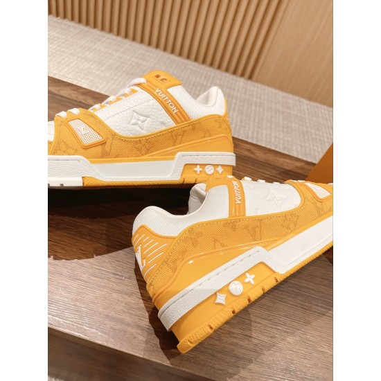 LV SNEAKERS