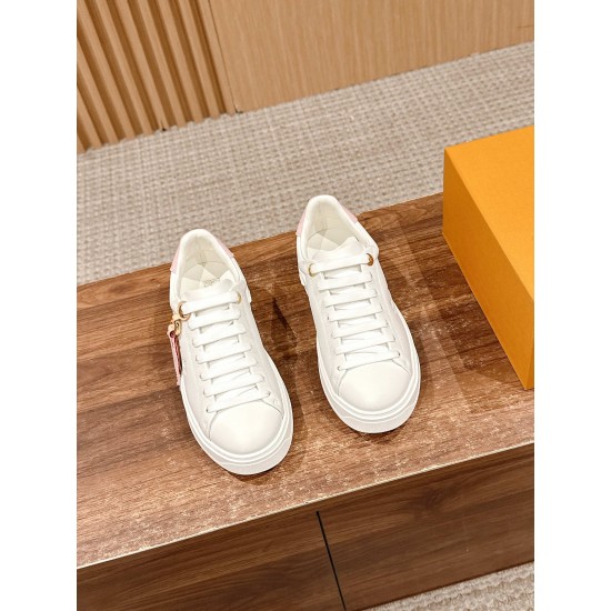 LV SNEAKERS
