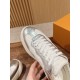 LV SNEAKERS