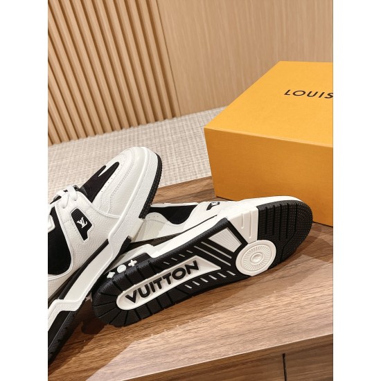LV SNEAKERS