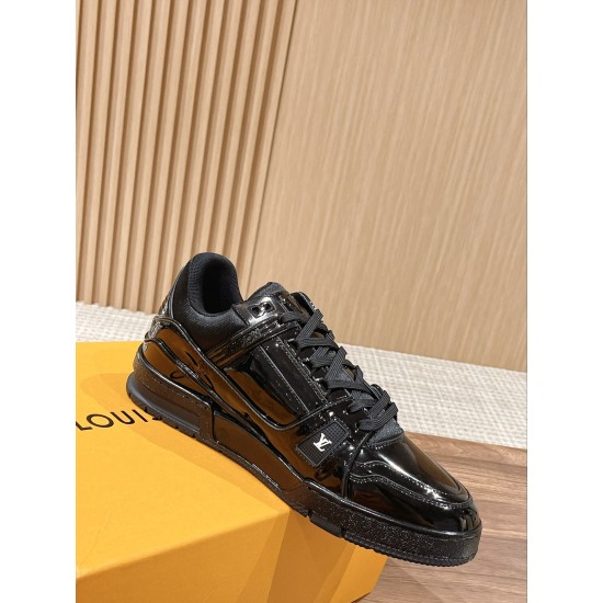 LV SNEAKERS