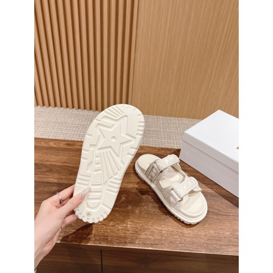 slippers slippers
