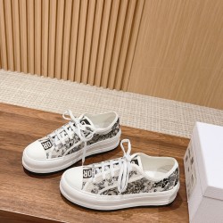 Embroidered Canvas Shoes