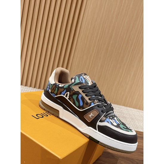 LV SNEAKERS