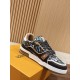 LV SNEAKERS