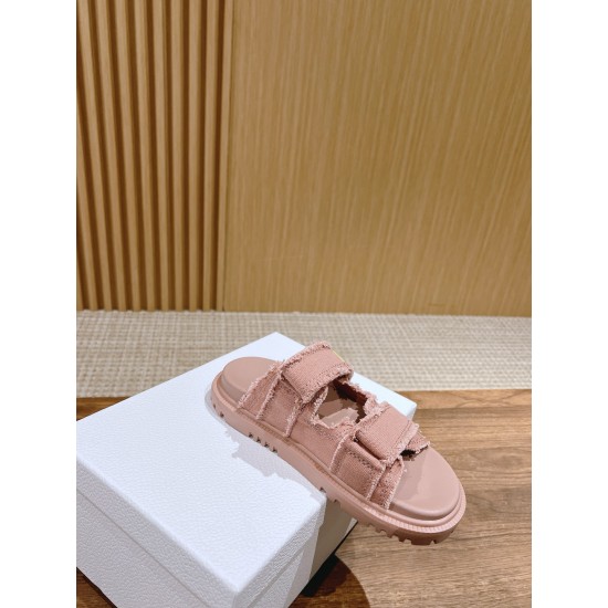 slippers 