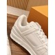 LV SNEAKERS