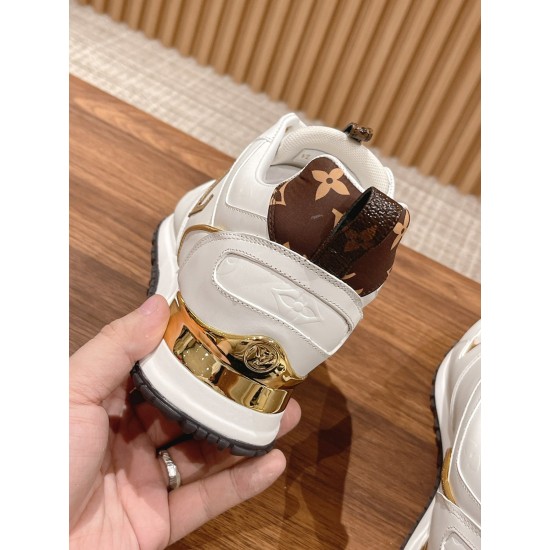 LV SNEAKERS