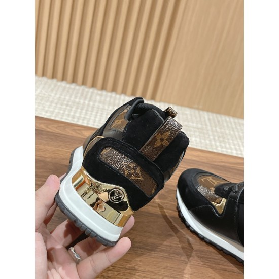LV SNEAKERS