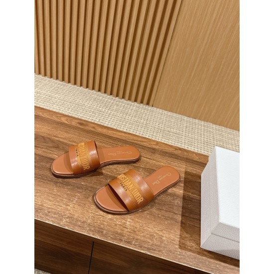 slippers slippers