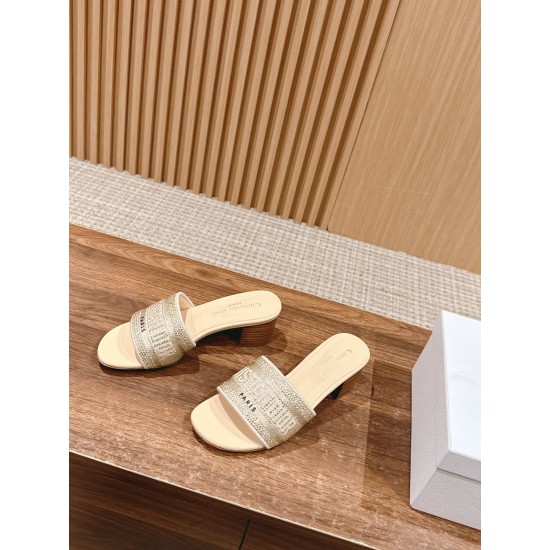 slippers 
