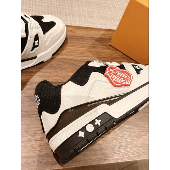 LV SNEAKERS