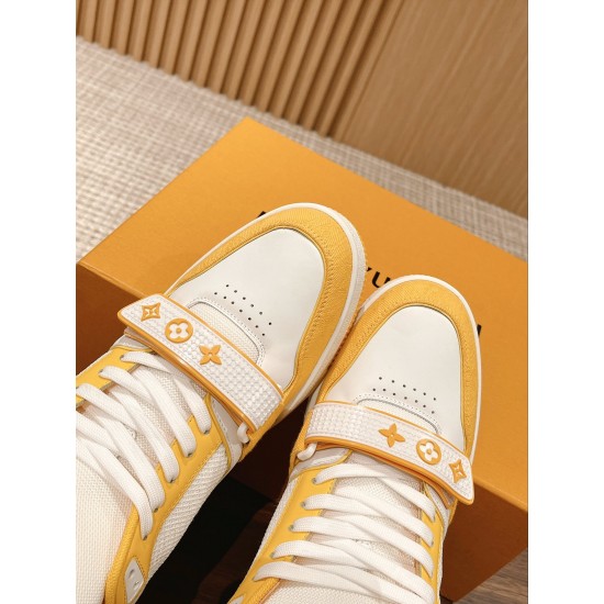 LV SNEAKERS