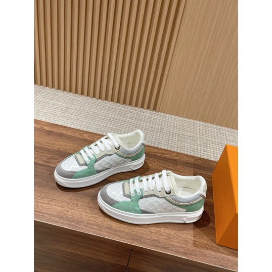LV SNEAKERS