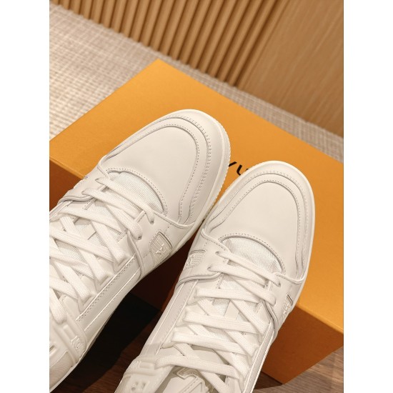 LV SNEAKERS