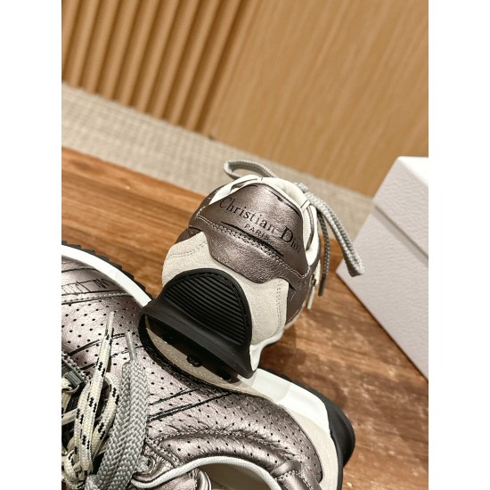 sneakers sneakers