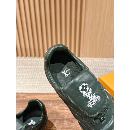 LV SNEAKERS