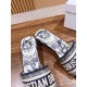 slippers slippers