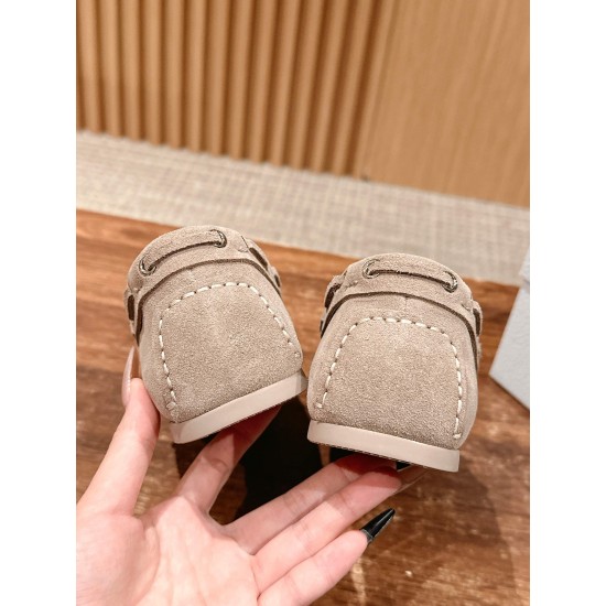 open-toed shoe open-toed shoe