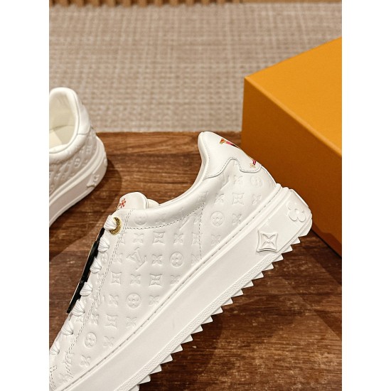 LV SNEAKERS