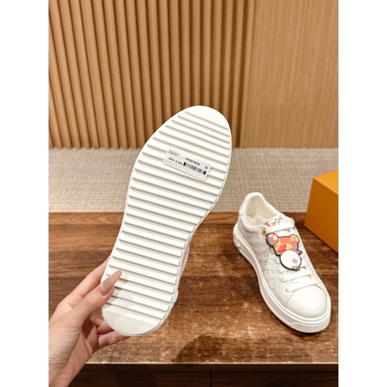 LV SNEAKERS