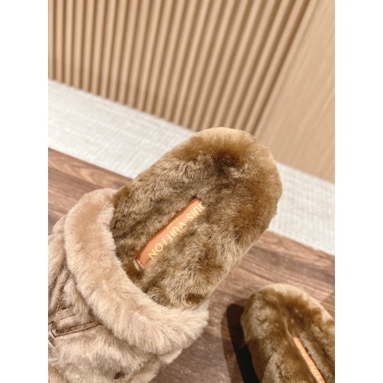 LV SLIPPERS