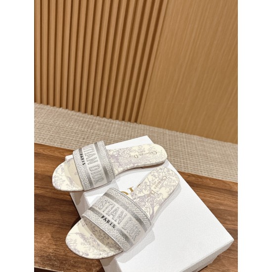 slippers slippers