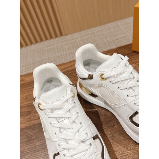 LV SNEAKERS