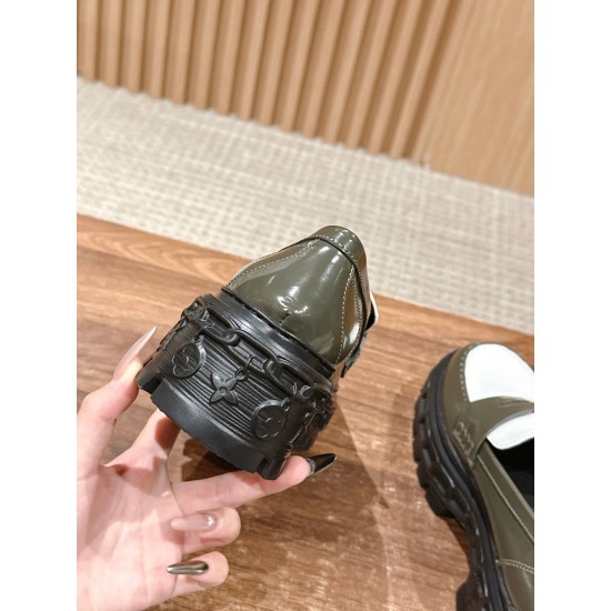 LV Sneakers
