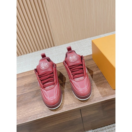 LV SNEAKERS