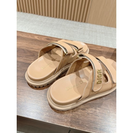 slippers 