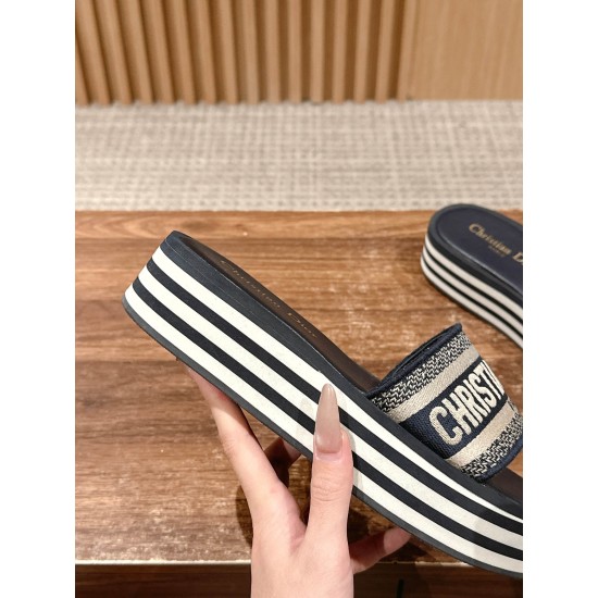 slippers slippers