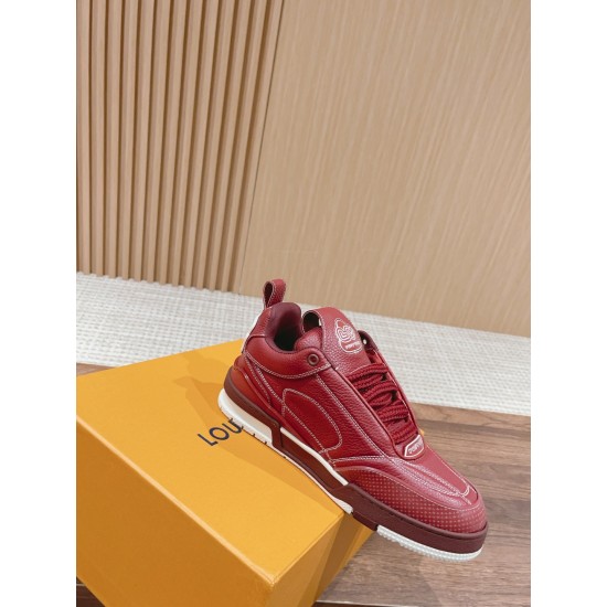 LV SNEAKERS