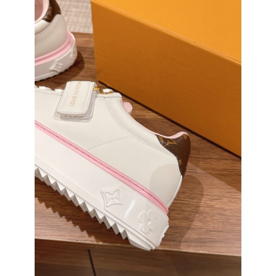 LV SNEAKERS