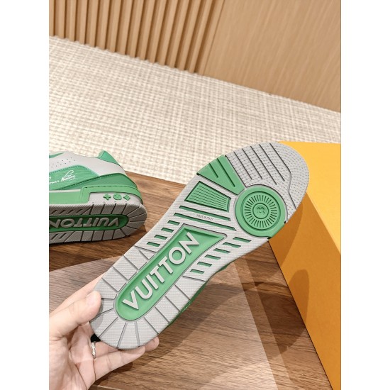 LV SNEAKERS