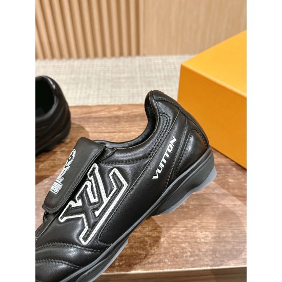 LV SNEAKERS