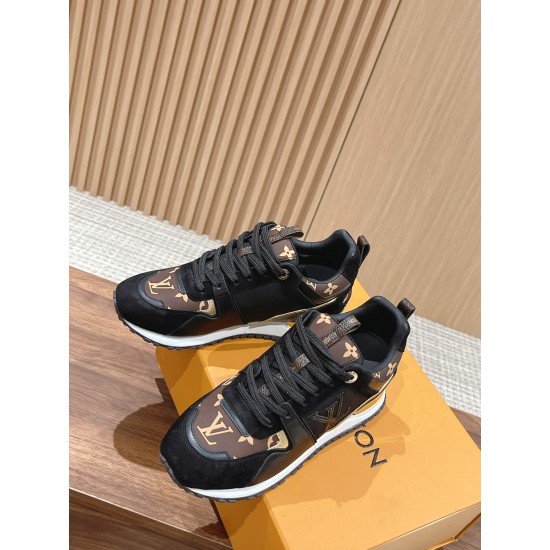 LV SNEAKERS