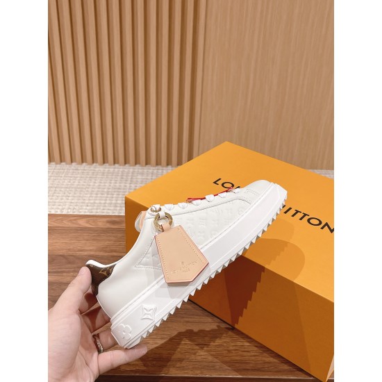 LV SNEAKERS