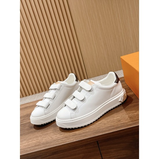 LV SNEAKERS