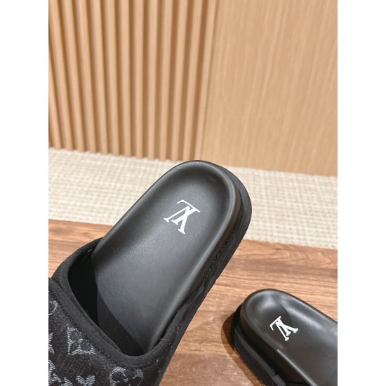 LV SLIPPERS