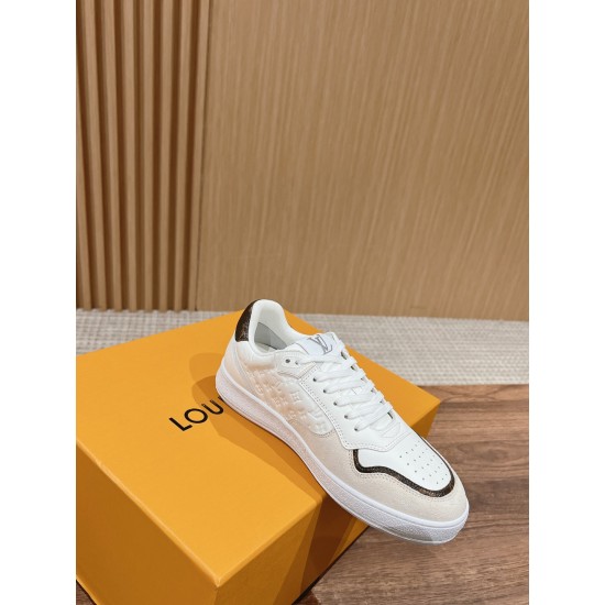 LV SNEAKERS