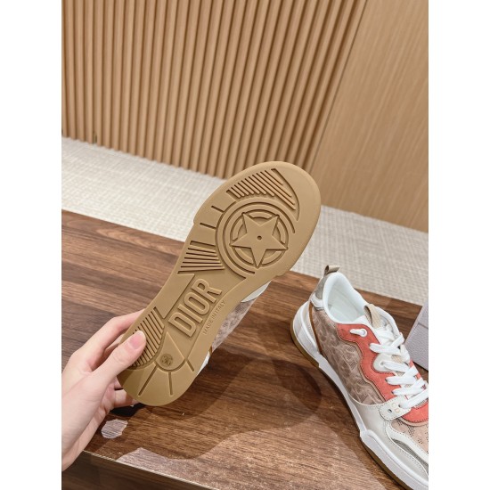 one Sneakers