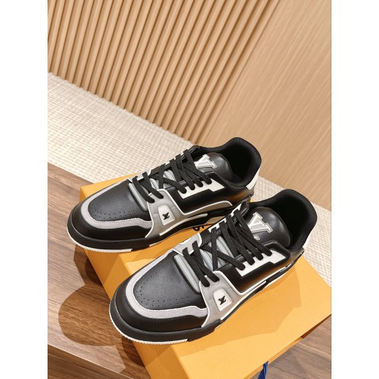 LV SNEAKERS