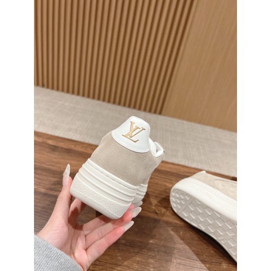 LV SNEAKERS