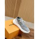 LV SNEAKERS