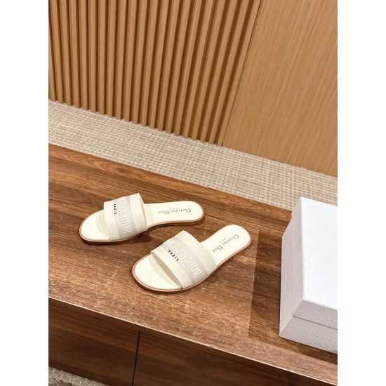 slippers slippers