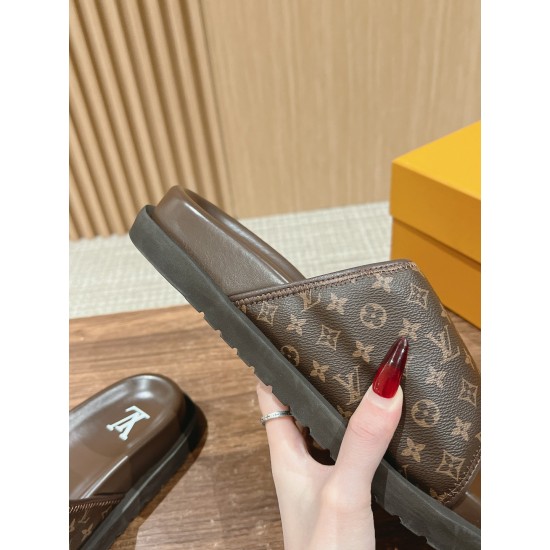 LV SLIPPERS