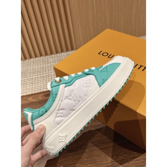 LV SNEAKERS